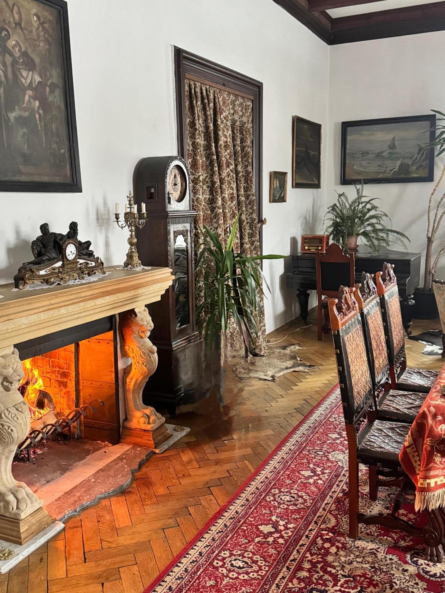 Zamek Usobi Apartamento Exterior foto