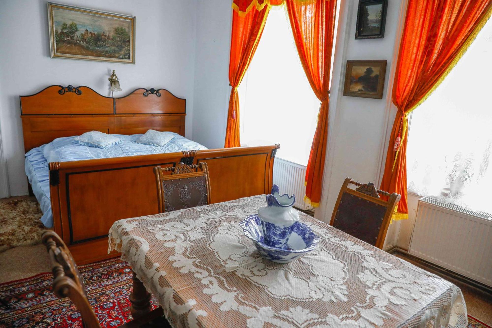 Zamek Usobi Apartamento Exterior foto